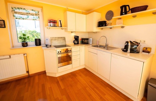 Luegde House | Beautiful villa for 4 guests with WIFI, TV, terrace, pets allowed and parking