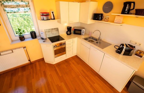 Luegde House | Beautiful villa for 4 guests with WIFI, TV, terrace, pets allowed and parking