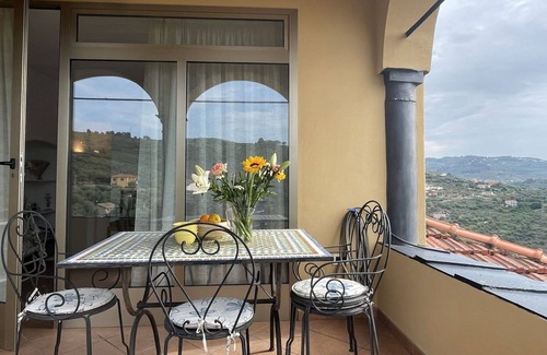Torrazza House | Beautiful villa for 5 guests with WIFI, terrace, pets allowed and panoramic view