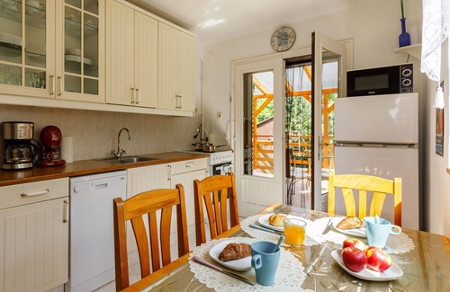 Balatonkenese House | Beautiful villa for 5 people with A/C, WIFI, TV and terrace
