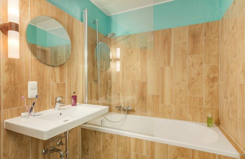 Medebach House | Beautiful villa for 6 guests with pool, WIFI, hot tub, TV, terrace and parking