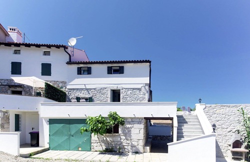 Sveta Jelena House | Beautiful villa for 6 guests with WIFI, A/C, TV, terrace, pets allowed and parking