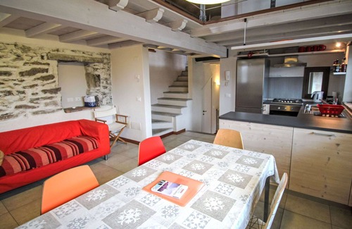 Bracchio House | Beautiful villa for 6 guests with TV, patio and parking