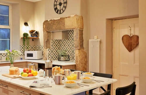 Tideswell House | Beautiful villa for 8 people with WIFI, TV and pets allowed