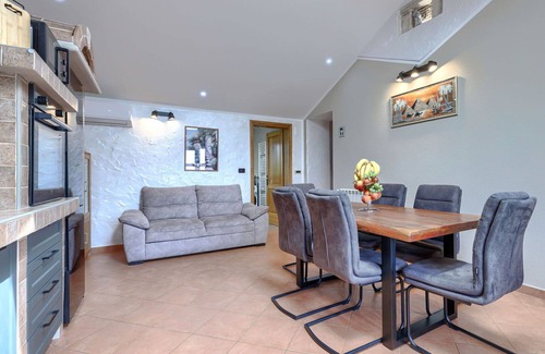 Nova Vas House | Beautiful villa for 8 guests with private pool, WIFI, A/C, TV and terrace