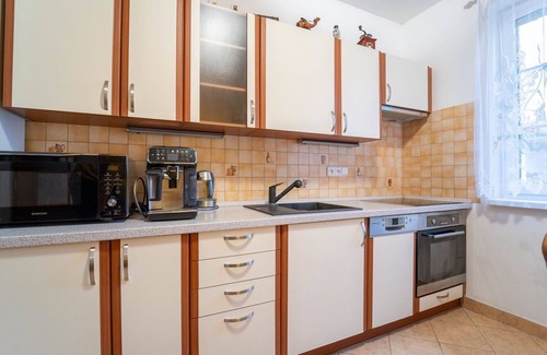 Kolin 2 House | Beautiful villa for 4 guests with hot tub, private pool, WIFI, TV, patio and pets allowed