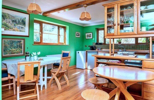 Llanidloes House | Beautiful villa for 6 people with WIFI, terrace and parking
