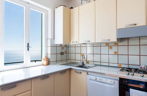 Ospedaletti House | Beautiful villa for 7 people with private pool, WIFI, TV, terrace and parking
