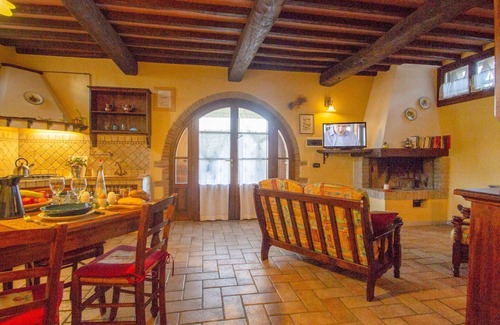Poggiarello Villa | Beautiful villa for 12 guests with WIFI, private pool, TV, terrace and pets allowed