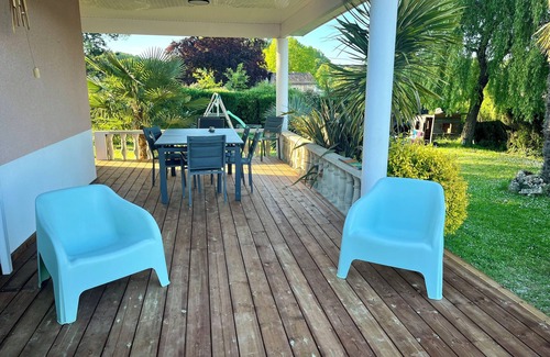 La Sauve Villa | Beautiful villa (garden + pool + pétanque + bar)