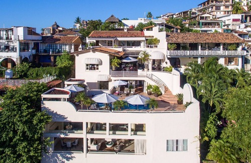 Emiliano Zapata House | Beautiful villa hillside ,stunning views , private pool , staff service