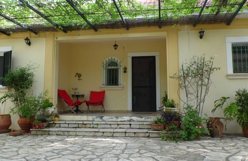 Gaitanion House | Beautiful Villa in a 11 acre olive grove