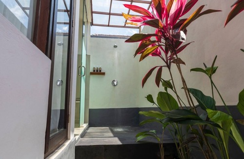 Kenderan Villa | Beautiful Villa in the middle of rice fields