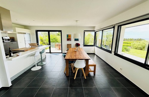 Plouhinec Villa | Beautiful villa in Plouhinec overlooking the Bay of Audierne