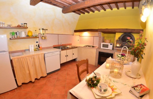 Massa e Cozzile Villa | Beautiful villa for 6 people with private pool, internet, TV, patio and pets allowed