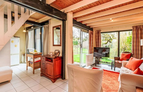 Westenschouwen House | Beautiful villa for 4 people with WIFI, pool, TV, terrace and pets allowed