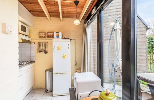 Westenschouwen House | Beautiful villa for 4 people with WIFI, pool, TV, terrace and pets allowed