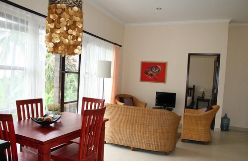 Kalibukbuk Villa | Beautiful villa on a hill with sea, mountain and rice field views