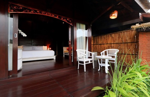 Kenderan Villa | Beautiful Villa overlooking to Rice Field