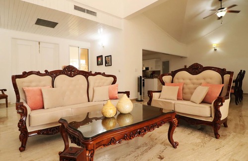 Bavaro Villa | Beautiful villa with an amazing pool and a nice view to the golf courts