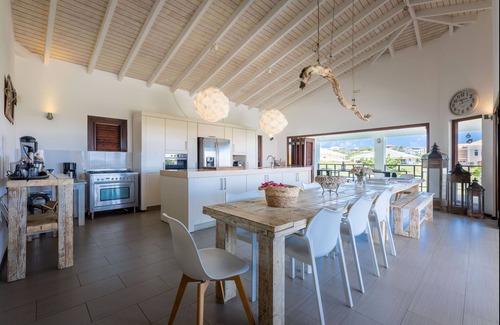 Jan Thiel Villa | Beautiful Villa with pool near the beach for groups