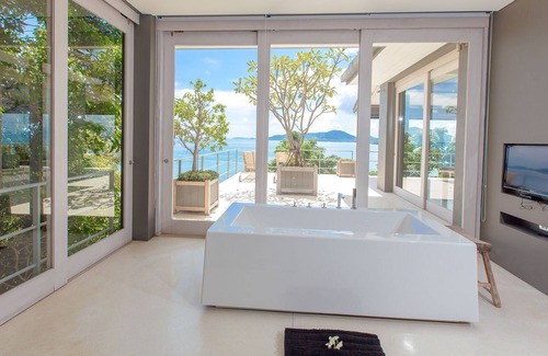 Thong Krut Villa | Beautiful villa with stunning ocean views