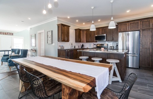 Victoria House | Beautiful water front beach-house in picturesque Victoria-By-The-Sea