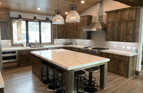 Island Park Cabin | Beautiful waterfront cabin on Bill's Island w/private boat dock & hot tub