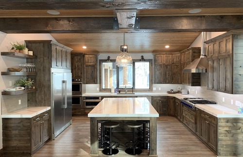Island Park Cabin | Beautiful waterfront cabin on Bill's Island w/private boat dock & hot tub