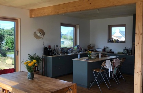Trevou-Treguignec House | Beautiful wooden house 1 km from the coast