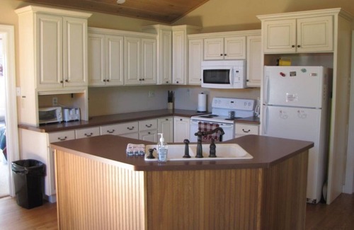 Tomahawk House | Beautiful Year Round Home on Lake Nokomis, on Snowmobile & UTV Trail