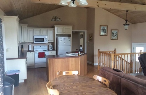 Tomahawk House | Beautiful Year Round Home on Lake Nokomis, on Snowmobile & UTV Trail