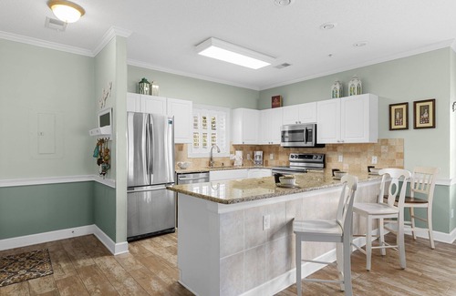 Central Myrtle Beach Villa | Beautifully Appointed 2BD 2BA Golf Villa 1.5 Miles to the Beach!