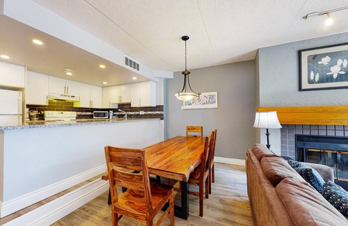The Blue Mountains Condo | Beautifully-renovated condo in Blue Mountain with fireplace
