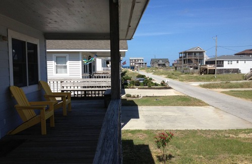 Colington Cottage | Beautifully Decorated Beach House With All Amenities You Need Steps From Ocean