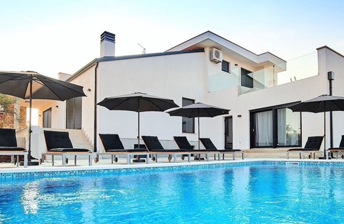 Kastel Cottage | Beautifully decorated villa with pool ideal for vacation with your family.
