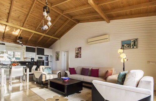 Islamlar Villa | Beautifully Designed Secluded Two Bedroom Villa with Heated Pool.
