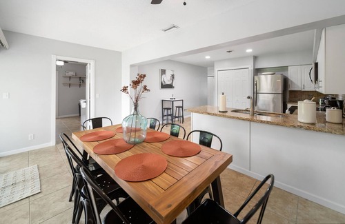 North Corals House | Beautifully furnished Home 2 miles from the Beach!