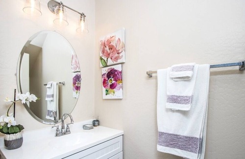 Fox Crossing Condo | Beautifully Furnished Condo Backing to The Water @ "The Bridges" -Chandler
