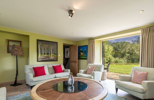 Great Rollright Cottage | Beautifully presented holiday home in the Cotswolds with a hot tub - Priory Farmhouse