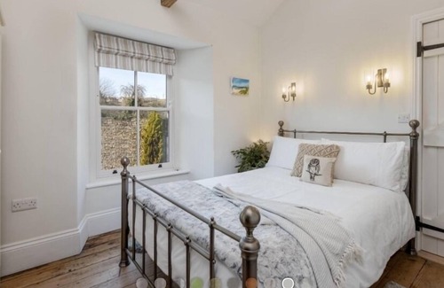 Reeth House | Beautifully Presented Period Property Overlooking Reeth Village Green