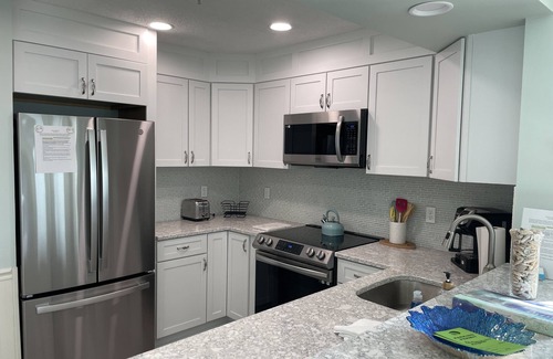 Myrtle Beach Condo | BEAUTIFULLY RENOVATED DIRECT OCEANFRONT CORNER UNIT IN PELICAN'S LANDING- 3/2.5