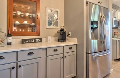 Mount Dora House | Beautifully Renovated 3bed 2bath Farmhouse with Pool! 5 min drive to Mount Dora!