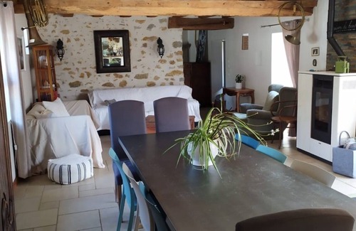 Degre House | Beautifully renovated barn, covered/heated swimming pool, close to activities and 24-hour circuit.