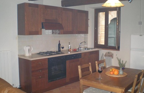 Monte Rinaldo House | Beautifully restored 3 storey townhouse in the historic centre of hilltop town