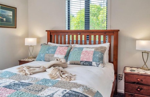 Newton House | Beautifully Styled 2br W/ 2 Carparks + Aircon