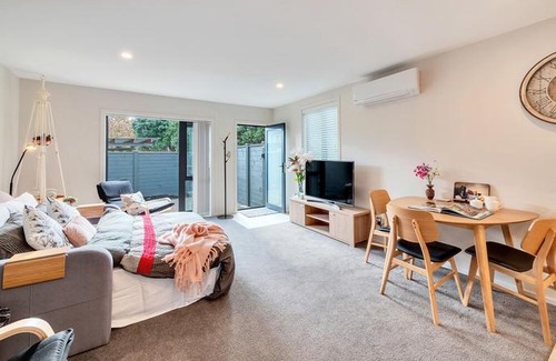 Newton House | Beautifully Styled 2br W/ 2 Carparks + Aircon