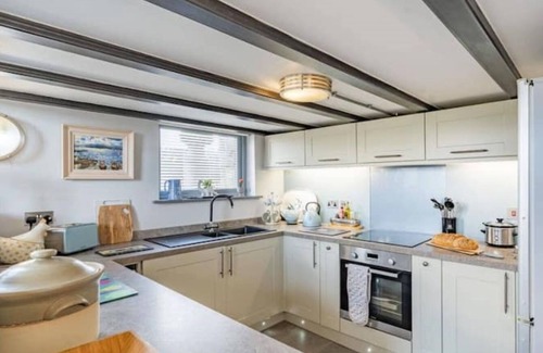 Meathop Apartment | Beautifully unique, perfect for solo travellers and romantic getaways.