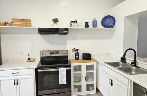 Indian Wells Villa | Beauty 4 miles to Disney 3Br 2Ba Pool Home