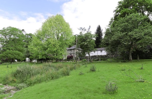 Betws-Y-Coed Cottage | BEAVER GROVE COTTAGE, pet friendly, with open fire in Betws-Y-Coed